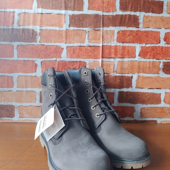 New Womens Premium 6 In Waterproof Timberland Boot - Picture 5 of 9